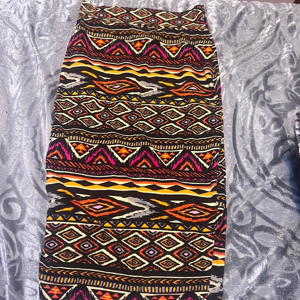 Skirt little below knee
